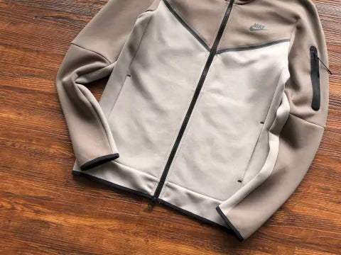 Nike Tech Fleece Beige