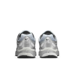 Tênis Nike P-6000 Prata