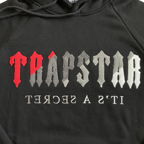 Conjunto Trapstar Chenille Decoded Preto/Vermelho